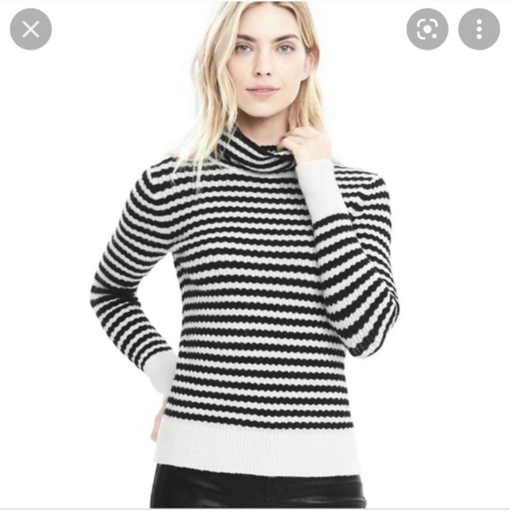 Banana Republic Turtle Neck Sweater Black White Striped Wool Alpaca Blend Small